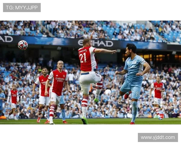曼城水瓶哥再现阿森纳看球现场